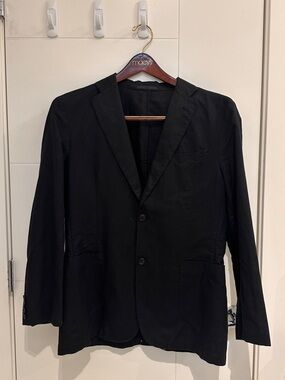 Uniqlo Black Two-Button Blazer
